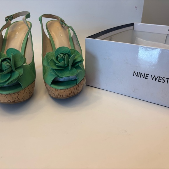 Nine West Green Floral Slingback Heels - Picture 4 of 4